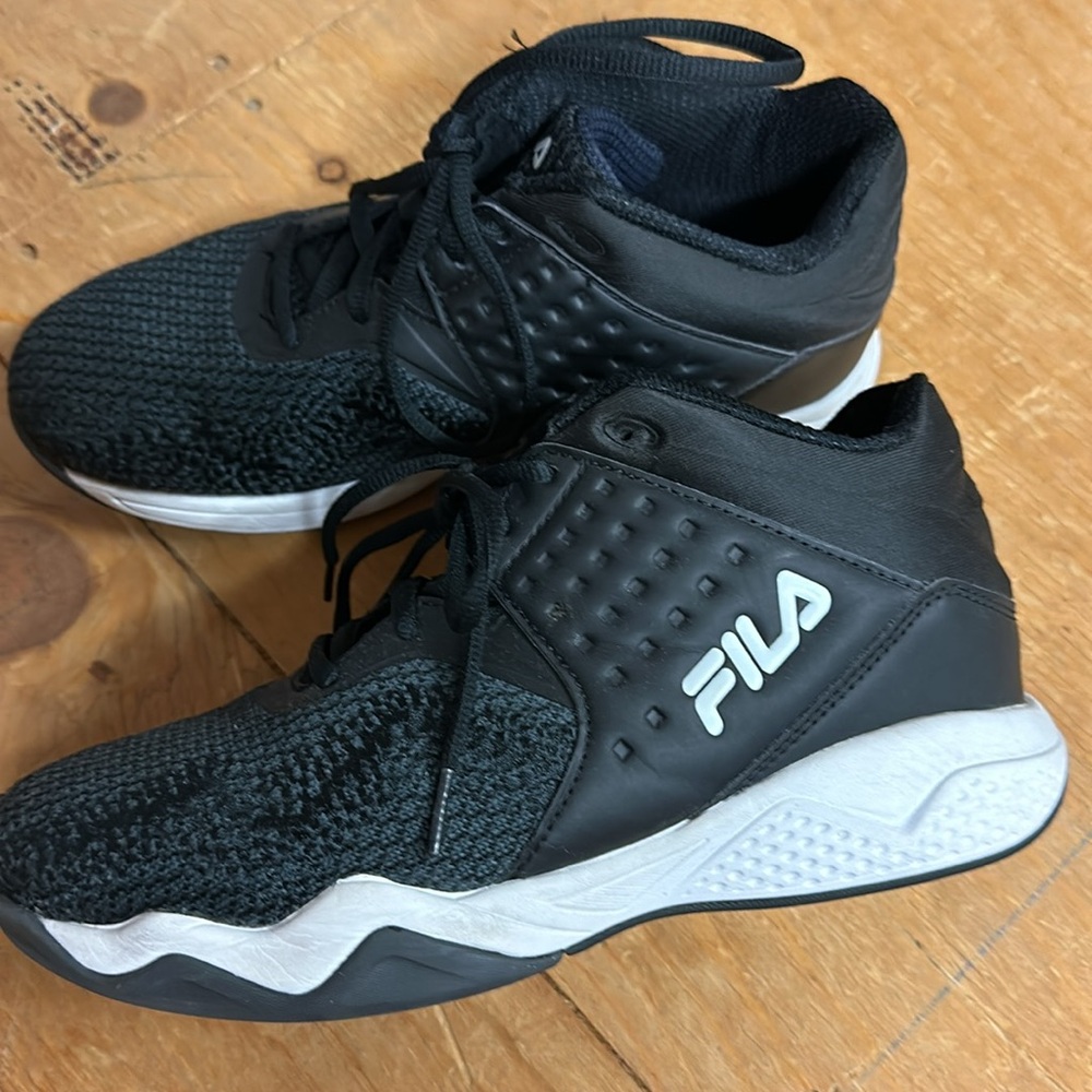 Fila basketball shoes - men’s 9